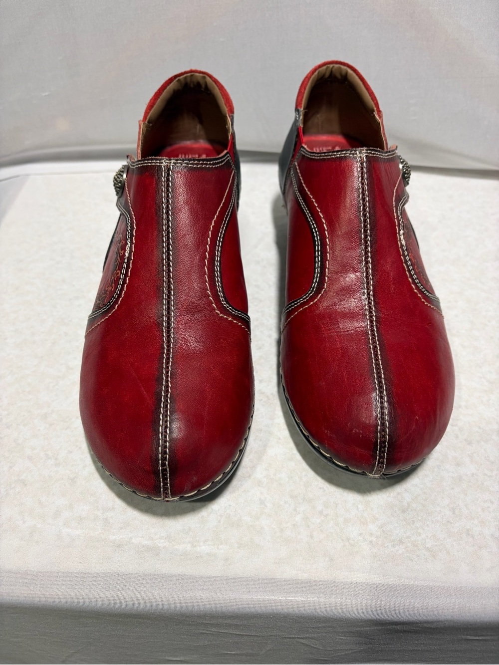 L'ATISTE Red Leather Casual Slip-Ons with Stitch Detail